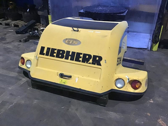 Liebherr Engine Hood - Hood: picture 1 Liebherr Engine Hood - Hood: picture 1