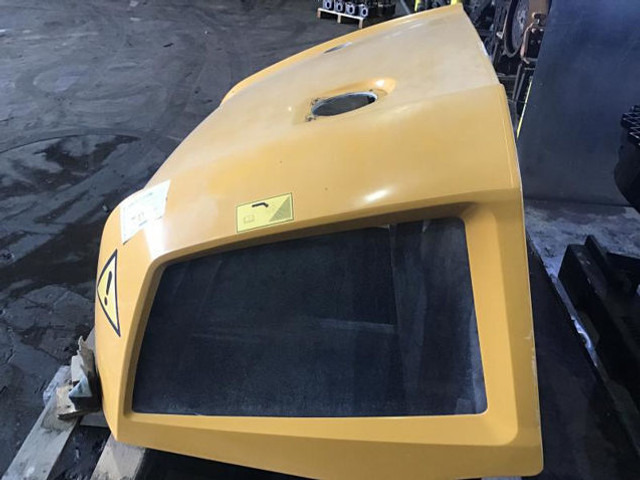 Liebherr Engine Hood - Hood: picture 1 Liebherr Engine Hood - Hood: picture 1