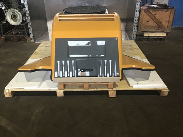 Liebherr Engine Hood - Hood: picture 1 Liebherr Engine Hood - Hood: picture 1