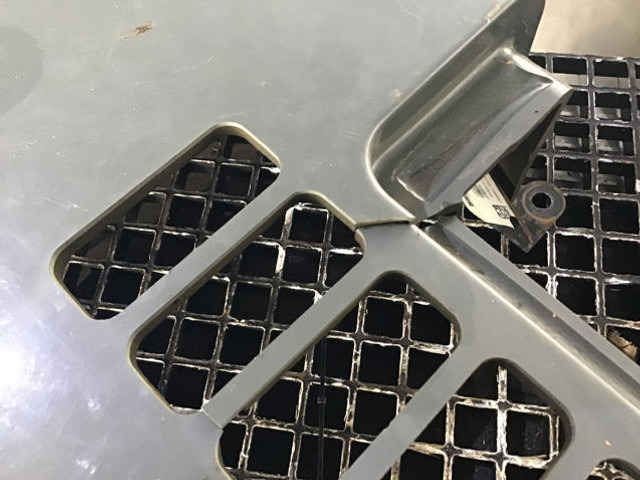 Liebherr Engine Hood Small - Hood: picture 3 Liebherr Engine Hood Small - Hood: picture 3