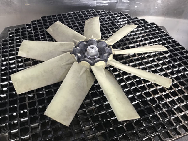 Liebherr Fan Blade - Fan: picture 1 Liebherr Fan Blade - Fan: picture 1