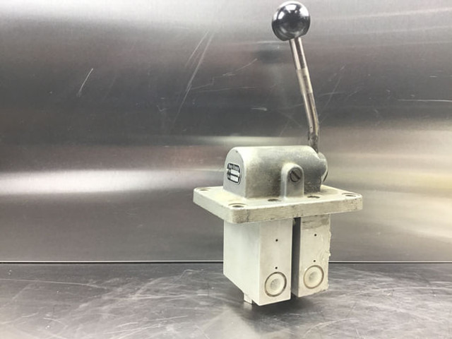 Liebherr Handbrake Valve - Valve: picture 1 Liebherr Handbrake Valve - Valve: picture 1