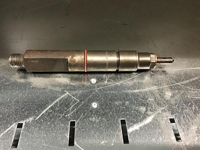 Liebherr Injector Nozzle - Injector: picture 1 Liebherr Injector Nozzle - Injector: picture 1