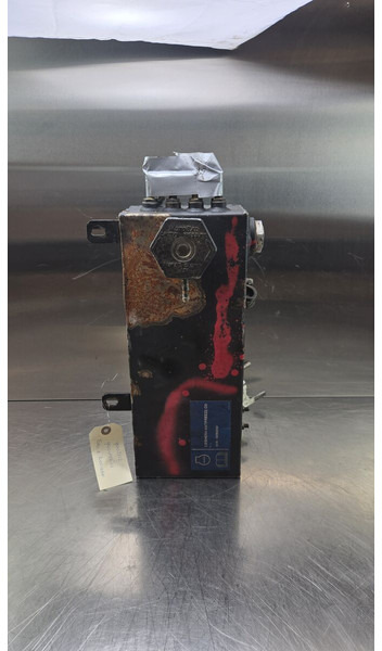 Liebherr LH40 C / LH40 M / LH50 CHR / LH50 M / LH50 MHR / LH50 MT - Expansion tank: picture 1 Liebherr LH40 C / LH40 M / LH50 CHR / LH50 M / LH50 MHR / LH50 MT - Expansion tank: picture 1