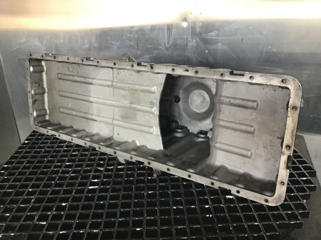 Liebherr Oil Sump - Crankcase: picture 2 Liebherr Oil Sump - Crankcase: picture 2