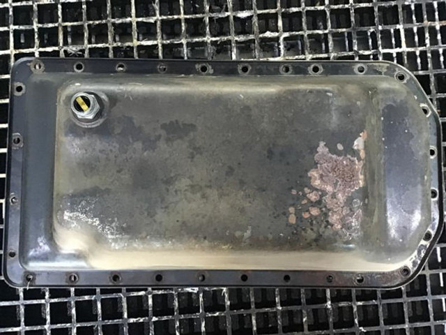 Liebherr Oil Sump - Crankcase: picture 3 Liebherr Oil Sump - Crankcase: picture 3