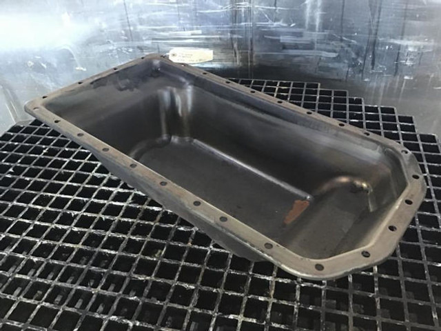 Liebherr Oil Sump - Crankcase: picture 2 Liebherr Oil Sump - Crankcase: picture 2
