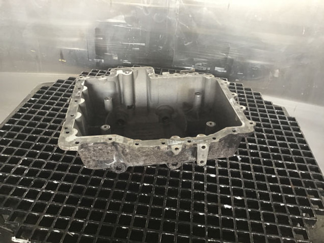Liebherr Oil Sump - Crankcase: picture 1 Liebherr Oil Sump - Crankcase: picture 1