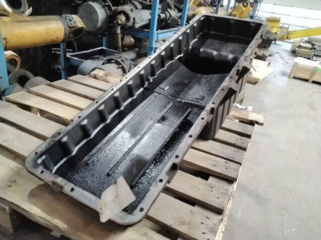 Liebherr Oil Sump - Crankcase: picture 2 Liebherr Oil Sump - Crankcase: picture 2