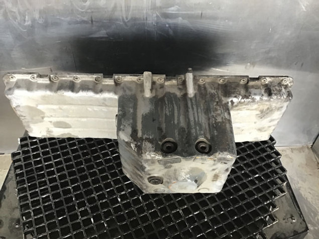 Liebherr Oil Sump - Crankcase: picture 1 Liebherr Oil Sump - Crankcase: picture 1