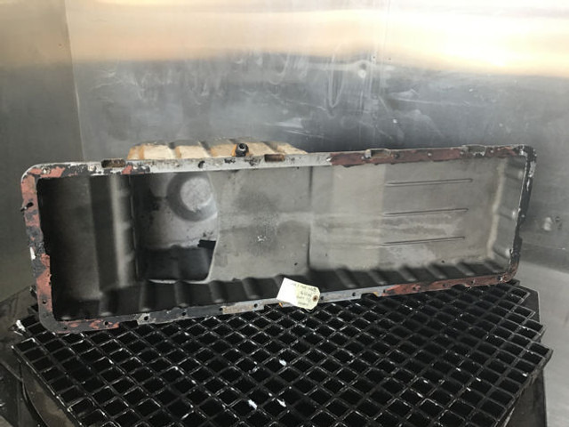Liebherr Oil Sump - Crankcase: picture 3 Liebherr Oil Sump - Crankcase: picture 3