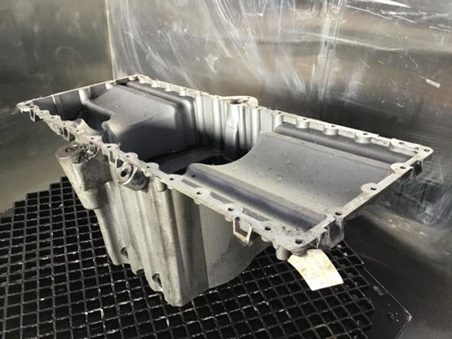 Liebherr Oil Sump - Crankcase: picture 2 Liebherr Oil Sump - Crankcase: picture 2