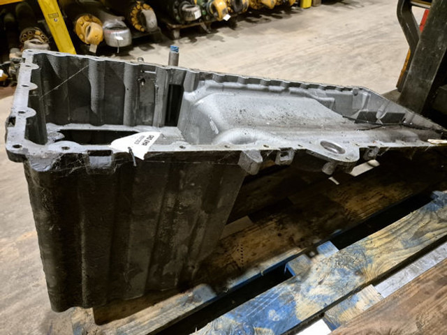 Liebherr Oil Sump - Crankcase: picture 2 Liebherr Oil Sump - Crankcase: picture 2