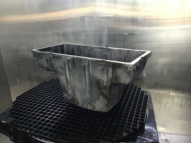 Liebherr Oil Sump - Crankcase: picture 1 Liebherr Oil Sump - Crankcase: picture 1