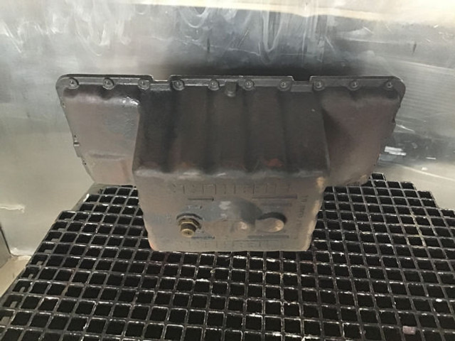 Liebherr Oil Sump - Crankcase: picture 1 Liebherr Oil Sump - Crankcase: picture 1