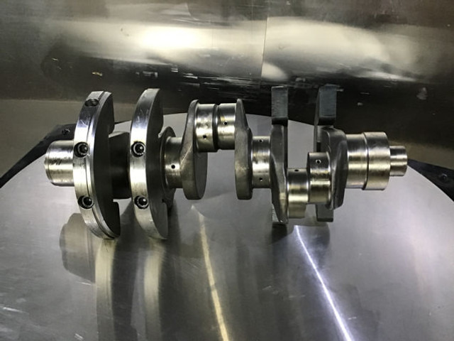 Liebherr PR752 / RL52 / R954B - Crankshaft: picture 1 Liebherr PR752 / RL52 / R954B - Crankshaft: picture 1