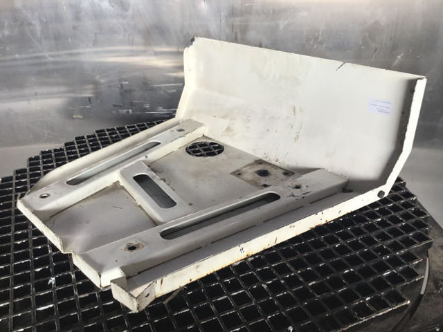 Liebherr R924 COMPACT - Hood: picture 3 Liebherr R924 COMPACT - Hood: picture 3