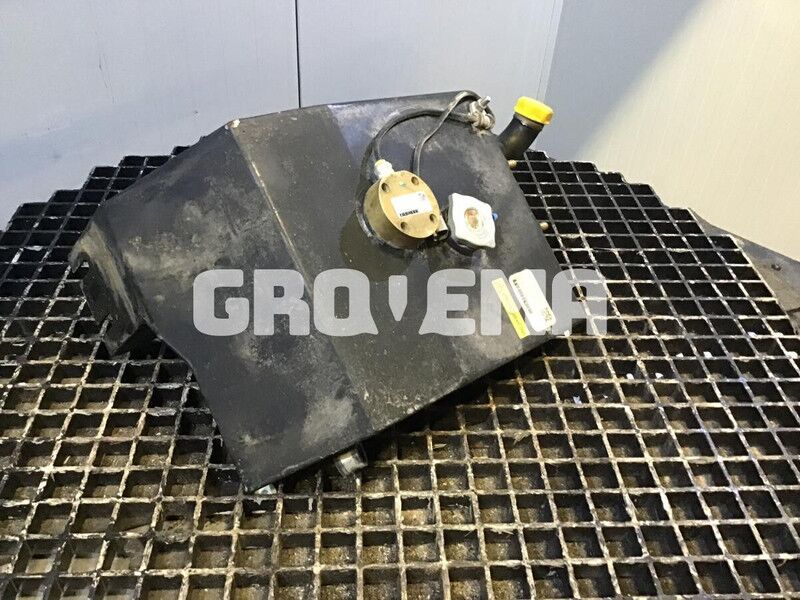 Liebherr R946 LC / R946 LC-V / R946 NLC - Expansion tank: picture 1 Liebherr R946 LC / R946 LC-V / R946 NLC - Expansion tank: picture 1