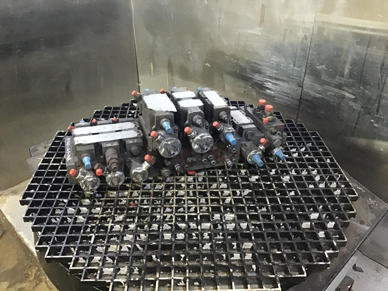 Liebherr VALVEBLOCK - Hydraulics: picture 2 Liebherr VALVEBLOCK - Hydraulics: picture 2