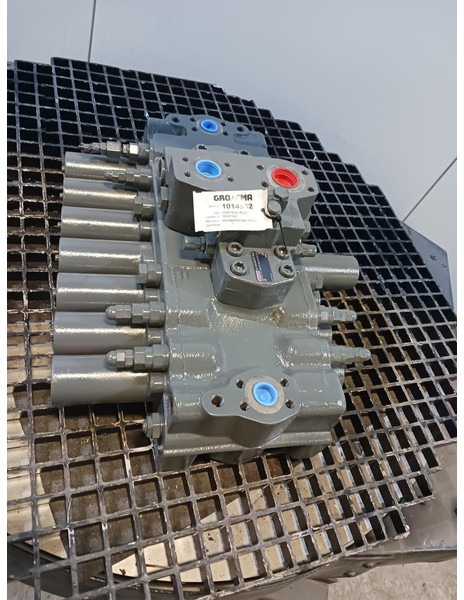 Liebherr Valveblock - Hydraulics: picture 1 Liebherr Valveblock - Hydraulics: picture 1