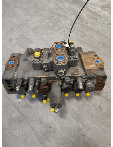 Liebherr Valveblock - Hydraulics: picture 2 Liebherr Valveblock - Hydraulics: picture 2