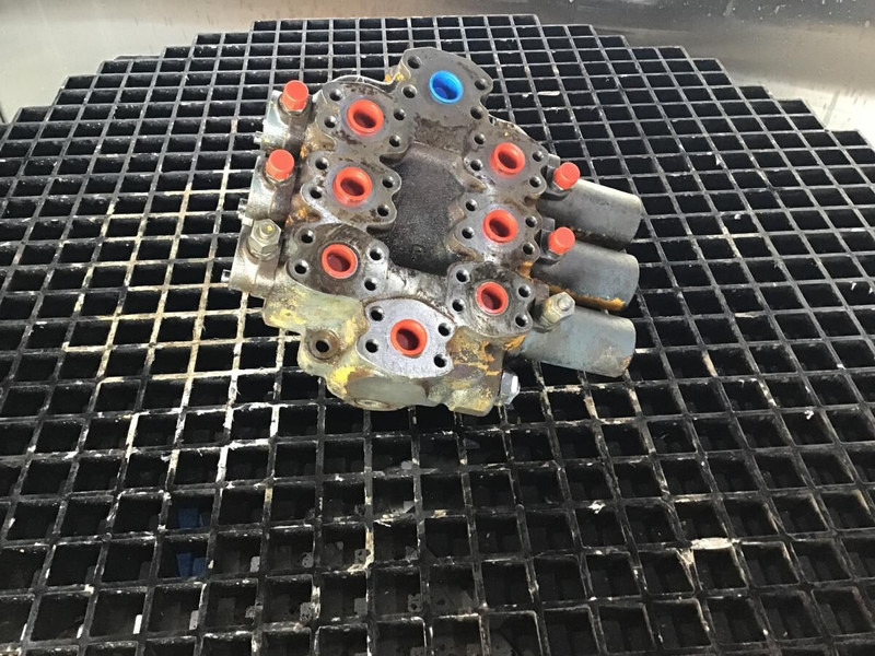 Liebherr Valveblock - Hydraulics: picture 1 Liebherr Valveblock - Hydraulics: picture 1