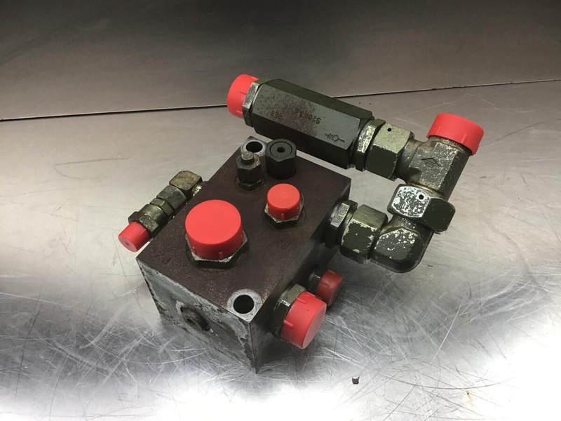 Liebherr Valveblock - Hydraulics: picture 2 Liebherr Valveblock - Hydraulics: picture 2