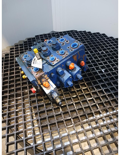 Liebherr Valveblock - Valve: picture 1 Liebherr Valveblock - Valve: picture 1