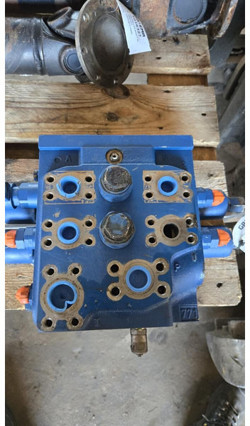 Liebherr Valveblock - Hydraulics: picture 1 Liebherr Valveblock - Hydraulics: picture 1
