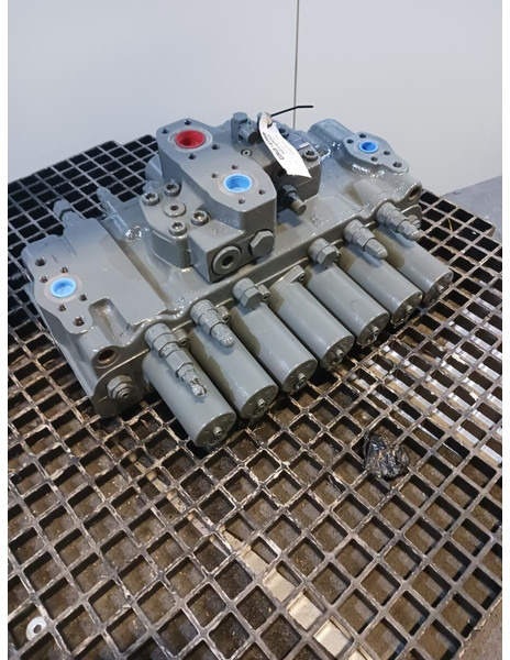 Liebherr Valveblock - Hydraulics: picture 2 Liebherr Valveblock - Hydraulics: picture 2
