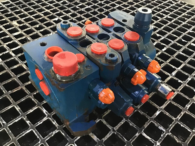 Liebherr Valveblock - Hydraulics: picture 2 Liebherr Valveblock - Hydraulics: picture 2