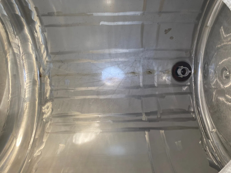 Tanker semi-trailer Van Hool Tank / Inox / 3 compartments / 30000 LT: picture 8 Tanker semi-trailer Van Hool Tank / Inox / 3 compartments / 30000 LT: picture 8