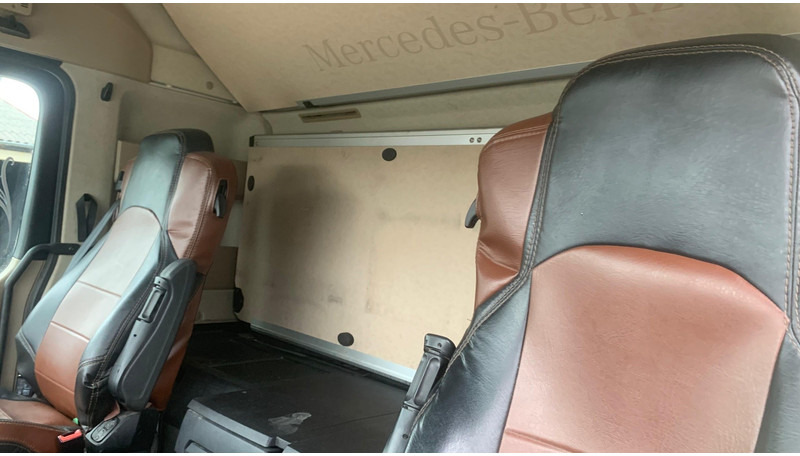 Tractor unit Mercedes-Benz Actros 1942 Dakspoiler + Koelkast: picture 10