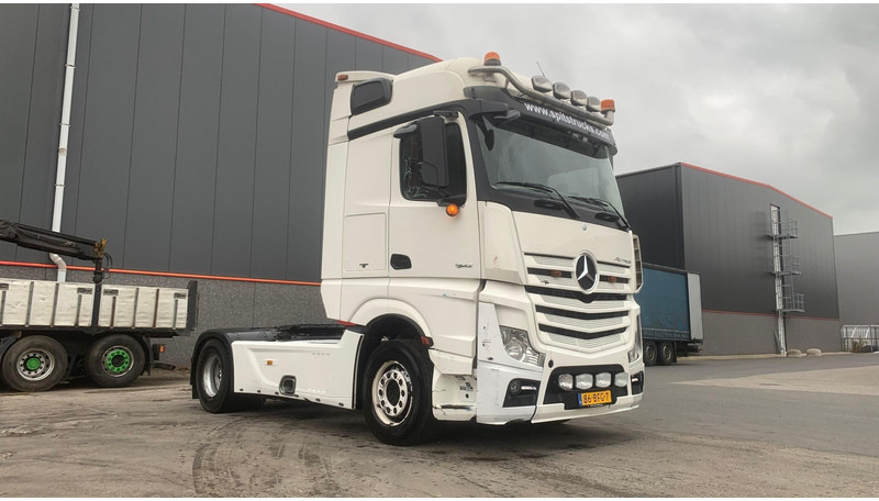 Mercedes-Benz Actros 1942 Dakspoiler + Koelkast - Tractor unit: picture 3 Mercedes-Benz Actros 1942 Dakspoiler + Koelkast - Tractor unit: picture 3