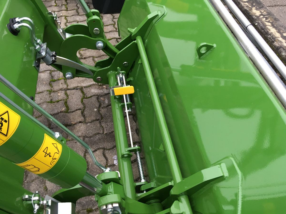 Fendt Cargo 4X75 - Front loader for tractor: picture 3 Fendt Cargo 4X75 - Front loader for tractor: picture 3