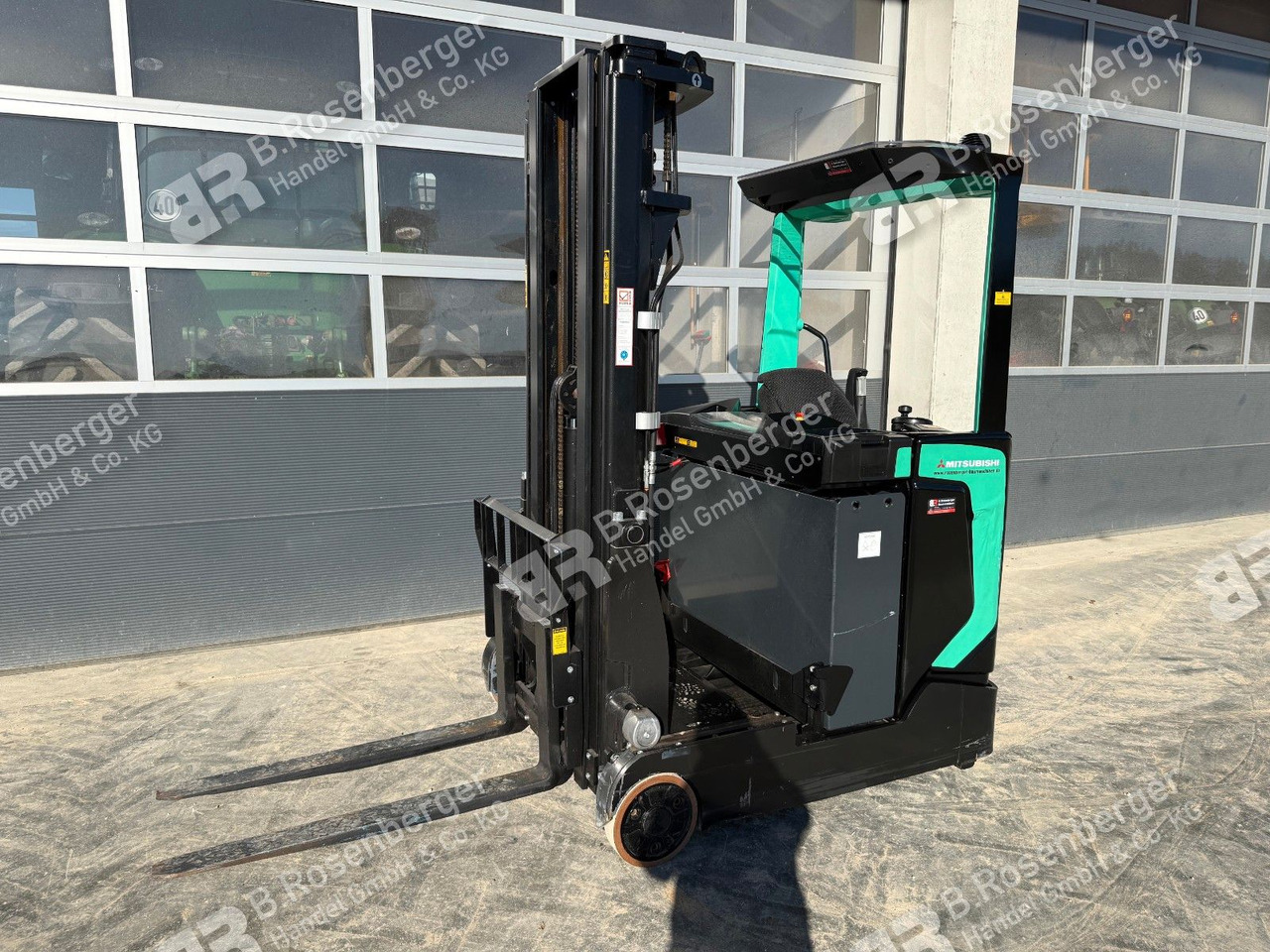 Mitsubishi RB14N2S Schubmaststapler / nur 200h/ BJ2020 - Reach truck: picture 1 Mitsubishi RB14N2S Schubmaststapler / nur 200h/ BJ2020 - Reach truck: picture 1