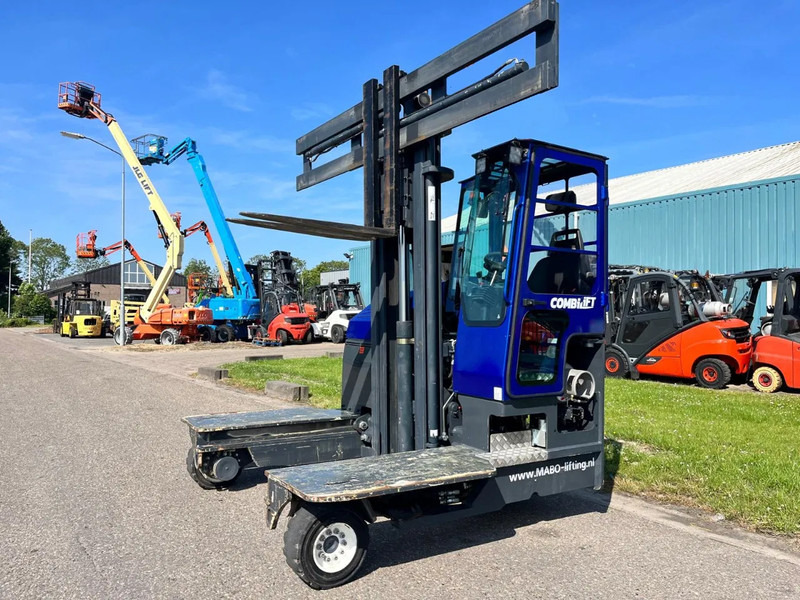 Combilift C4000 4 WAY FORKLIFT - 4-way reach truck: picture 1 Combilift C4000 4 WAY FORKLIFT - 4-way reach truck: picture 1
