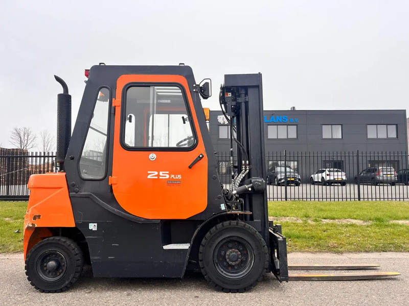 Doosan D25G PLUS - Forklift: picture 1 Doosan D25G PLUS - Forklift: picture 1