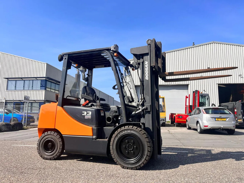 Doosan D33S- 7 - Diesel forklift: picture 5 Doosan D33S- 7 - Diesel forklift: picture 5