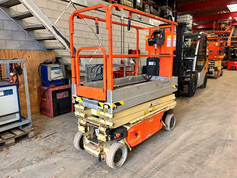 JLG 1930ES - Scissor lift: picture 3 JLG 1930ES - Scissor lift: picture 3