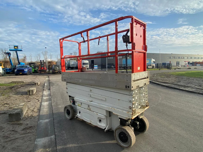 JLG 2630ES - Scissor lift: picture 3 JLG 2630ES - Scissor lift: picture 3