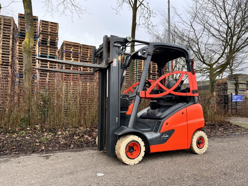 LPG forklift Linde H18T-01: picture 7