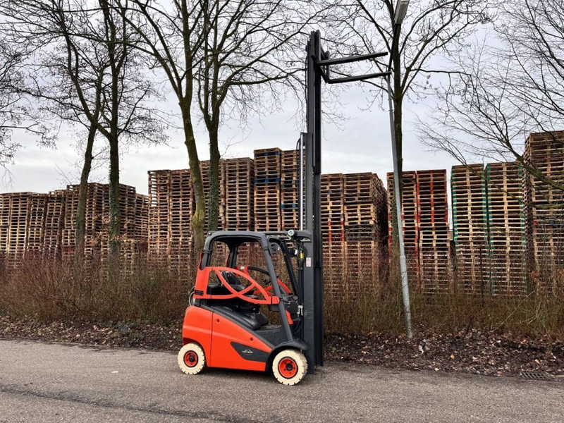 LPG forklift Linde H18T-01: picture 8