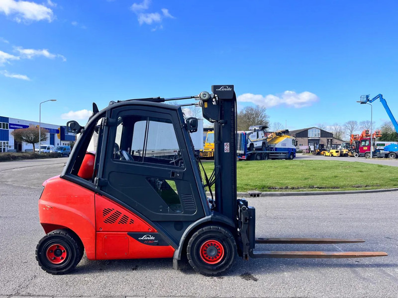 Linde H30T-02 - LPG forklift: picture 1 Linde H30T-02 - LPG forklift: picture 1