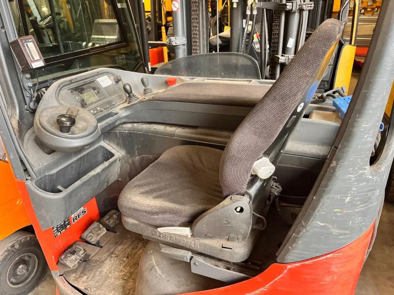 Linde R12B- 01 - Reach truck: picture 5 Linde R12B- 01 - Reach truck: picture 5
