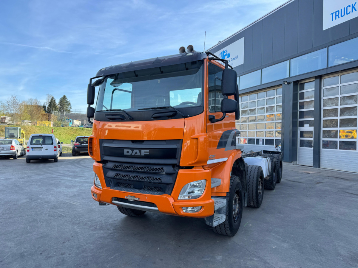 DAF CF440 8x4 Fahrgestell - Cab chassis truck: picture 1 DAF CF440 8x4 Fahrgestell - Cab chassis truck: picture 1