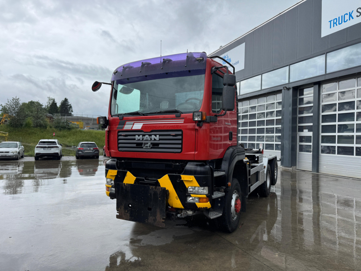 MAN TGA 28.440 6x4/4 AHK - Hook lift truck: picture 1 MAN TGA 28.440 6x4/4 AHK - Hook lift truck: picture 1