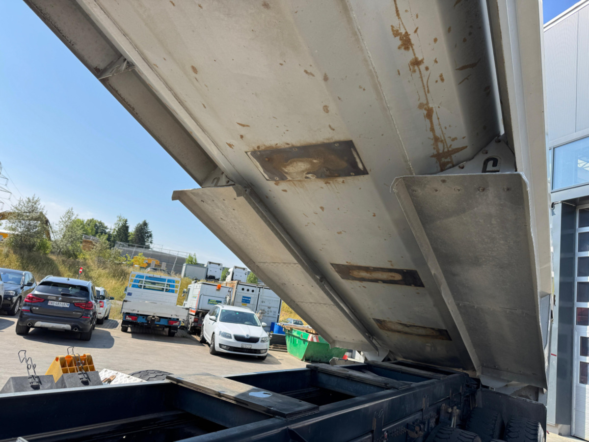 Tipper RENAULT C520 10x4 Kipper: picture 11