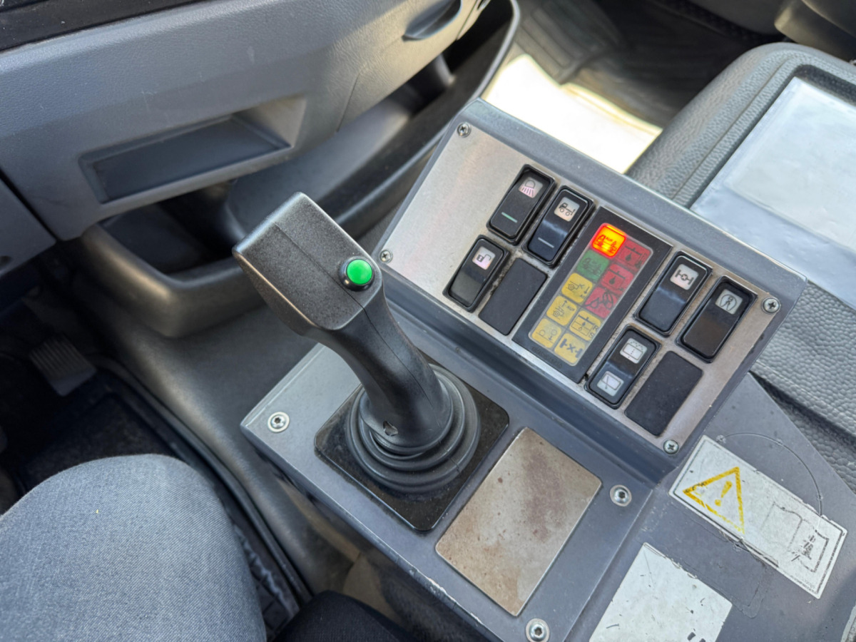 Tractor unit MERCEDES Kamag Truck Wiesel: picture 15