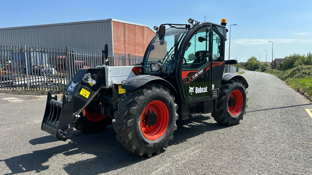 BOBCAT TL 38.70 - Telescopic handler: picture 2 BOBCAT TL 38.70 - Telescopic handler: picture 2